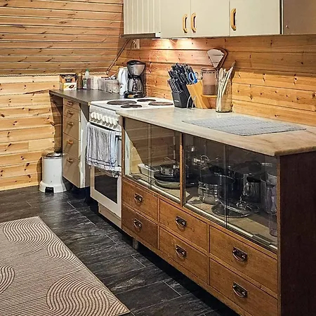 Apartment 6 Person In *