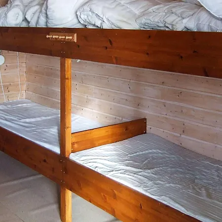 4 Person In Apartment Rebbenes
